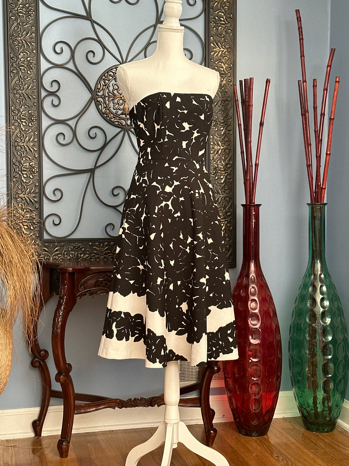 White House black market dress ￼